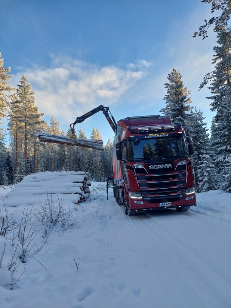 puunkuljetus_puutavarankuljetus_ita-suomi_Kuljetus-Warcell-Oy